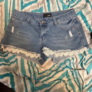 Size 9 hype decorated shorts